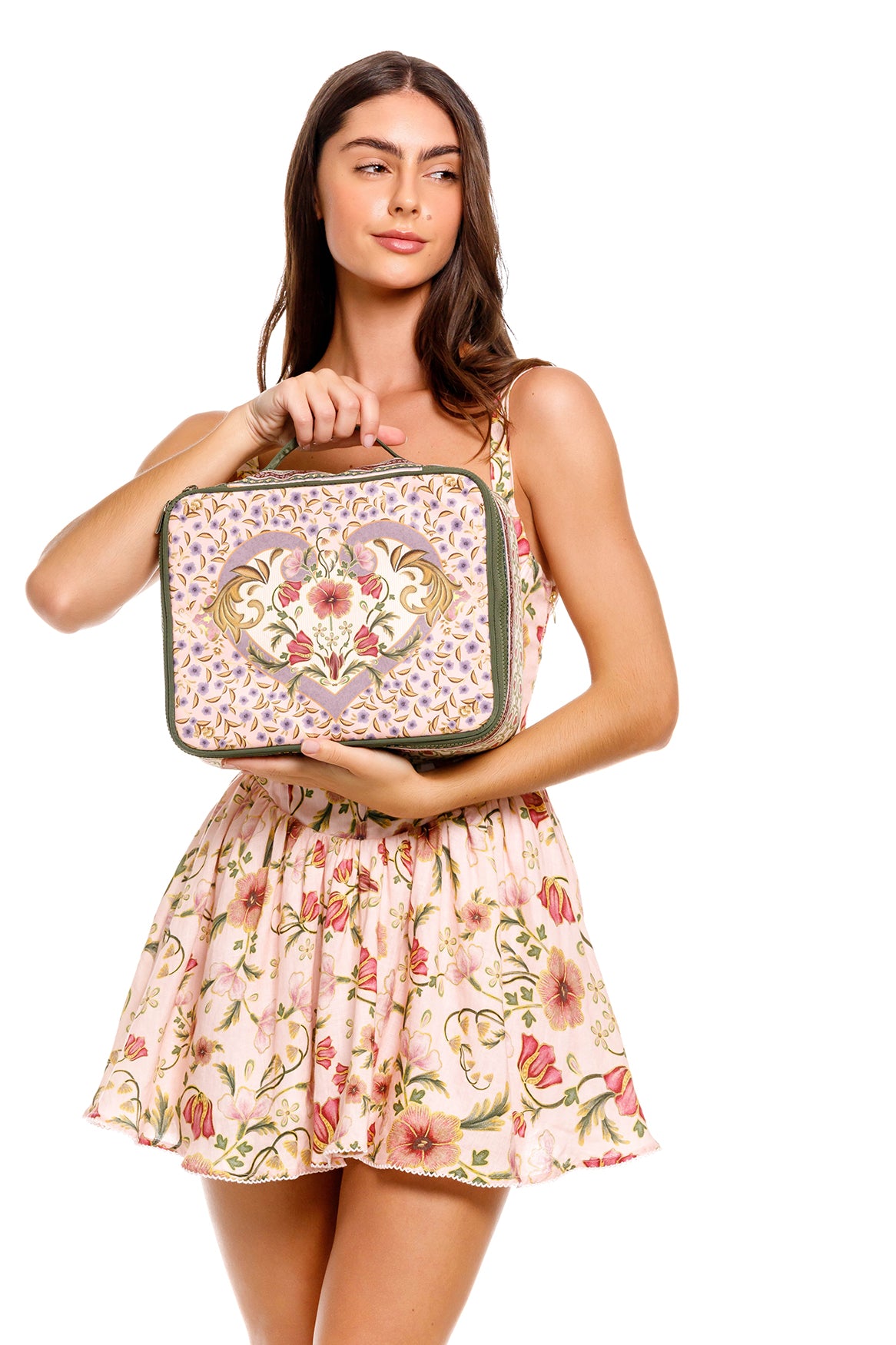 Calvin beauty bag aura