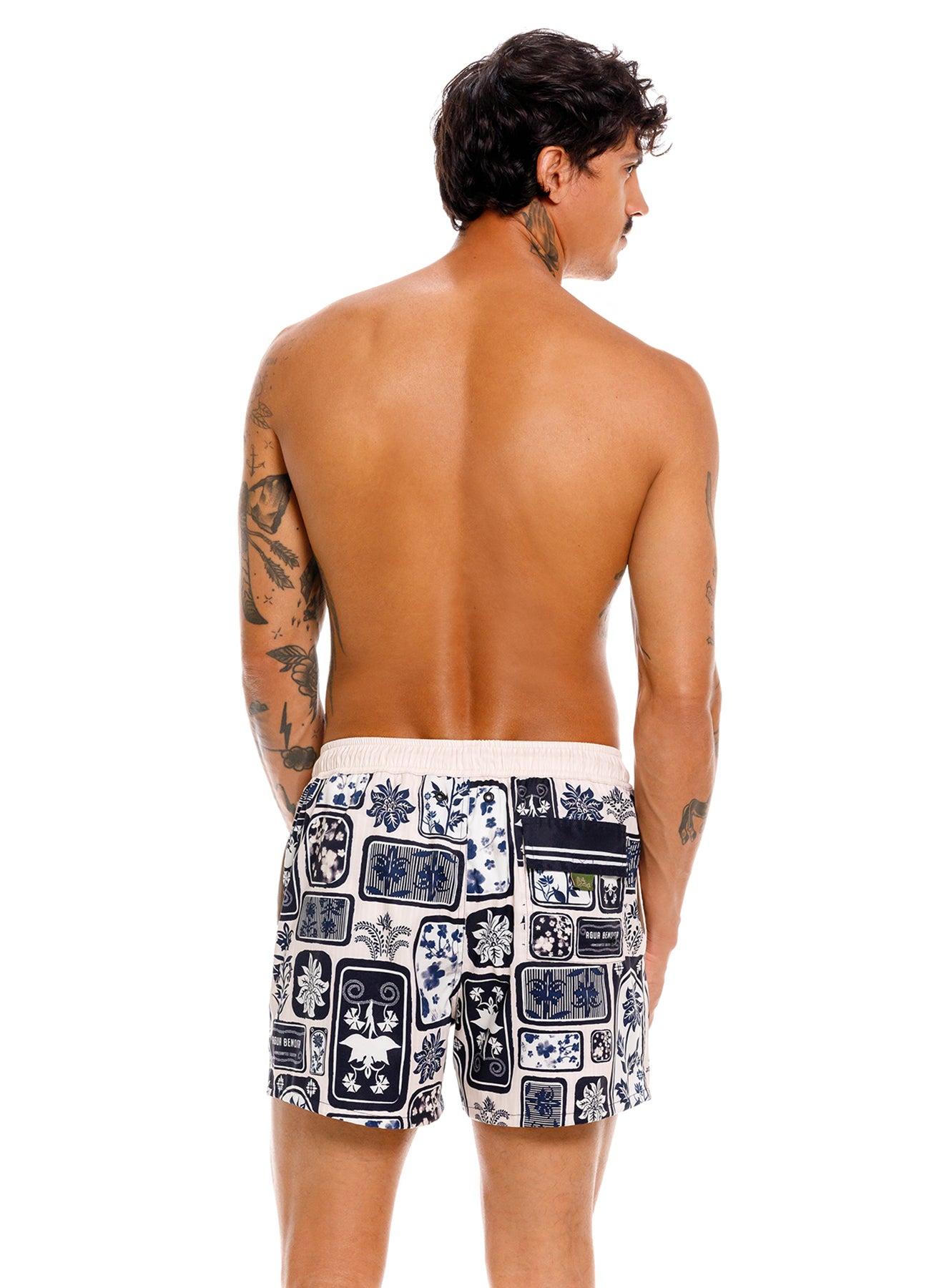 cassius trunk batik